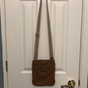 Michael kors crossbody cloth strap Clearance